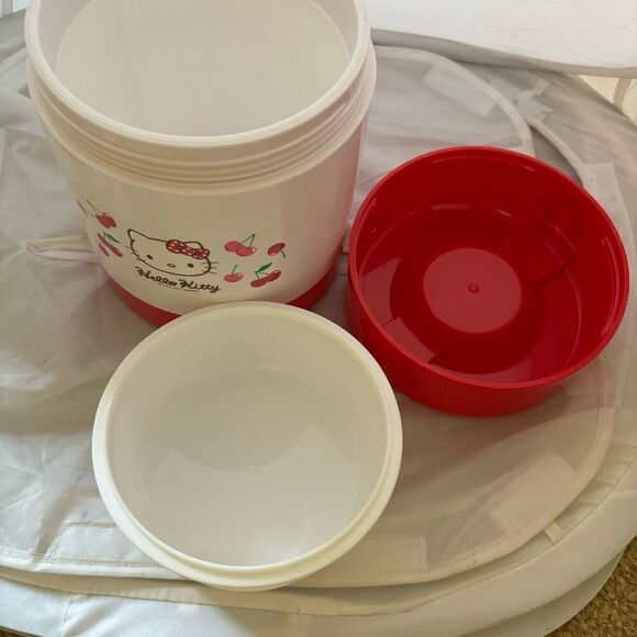 Hello Kitty 1976, 2011 Sanrio Plastic Cherry Design Thermal Container - Picture 9 of 10